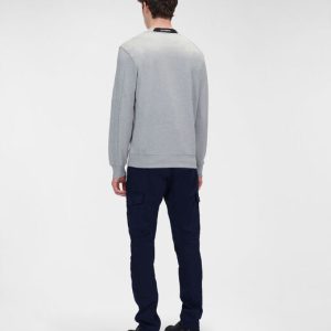 C.P. Company Diagonal Raised Fleece Crew Neck Sweatshirt Grey Melange - Imagen 4