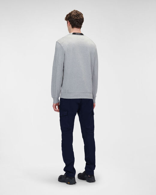 C.P. Company Diagonal Raised Fleece Crew Neck Sweatshirt Grey Melange - Imagen 4