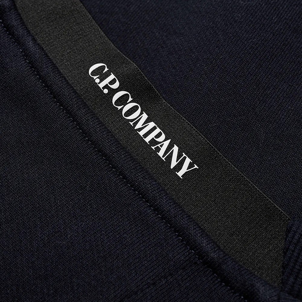 C.P. Company Diagonal Raised Fleece Crew Neck Sweatshirt Total Eclipse Blue - Imagen 4