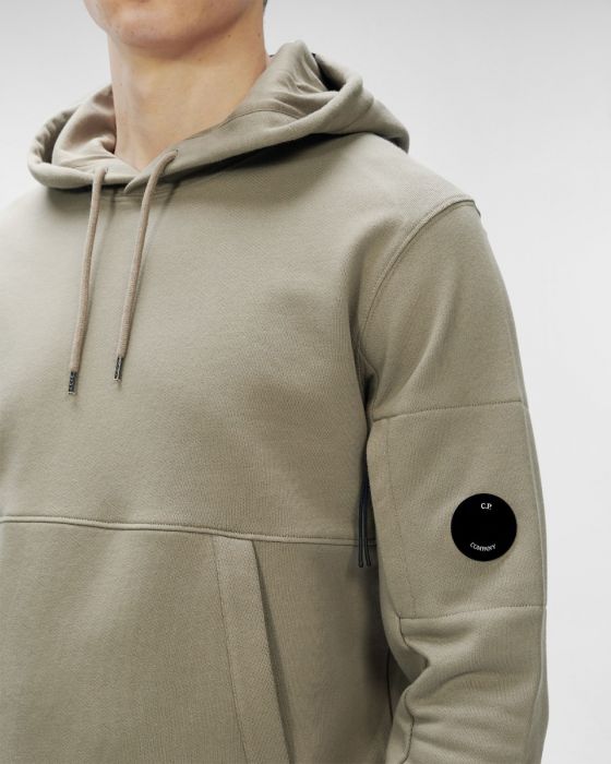C.P. Company Diagonal Raised Fleece Pullover Hoodie Sene Rock Beige - Imagen 3