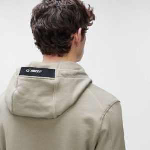 C.P. Company Diagonal Raised Fleece Pullover Hoodie Sene Rock Beige - Imagen 4