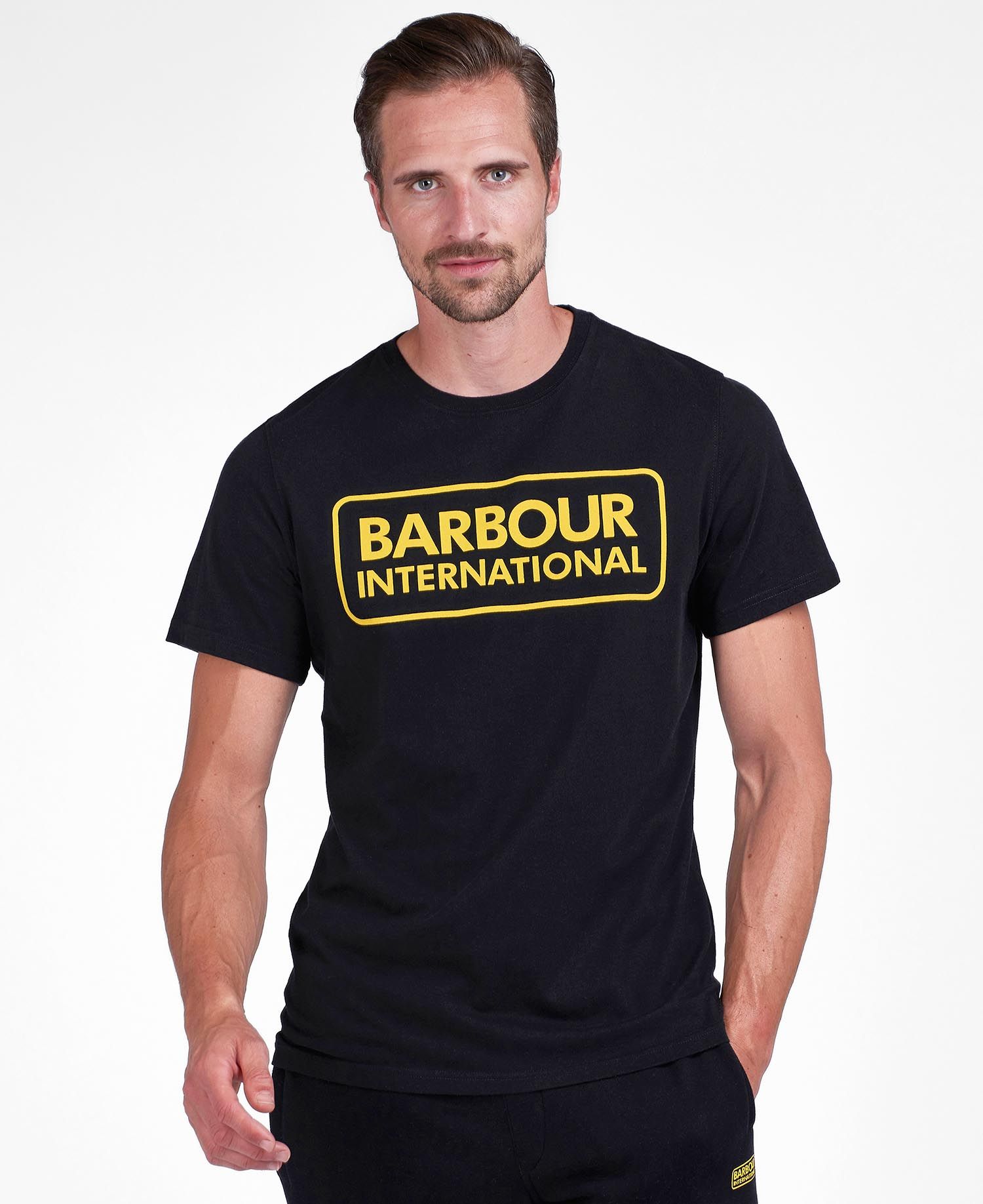 Barbour International Essential Large Logo T-Shirt Black Yellow - Imagen 2