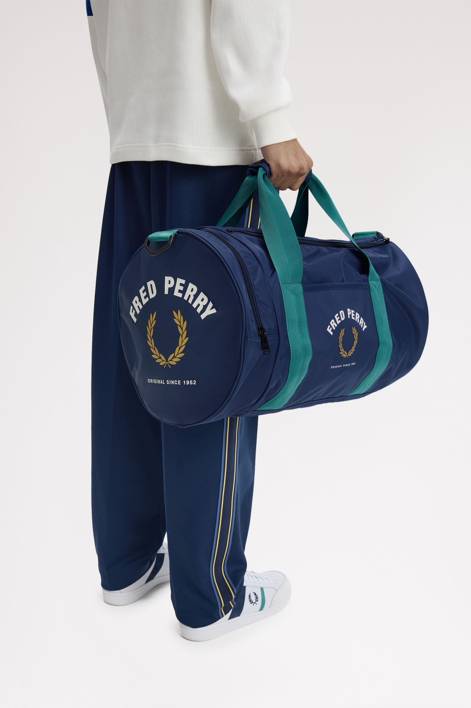 Fred Perry Sport Nylon Large Barrel Bag Tennis Blue - Imagen 2