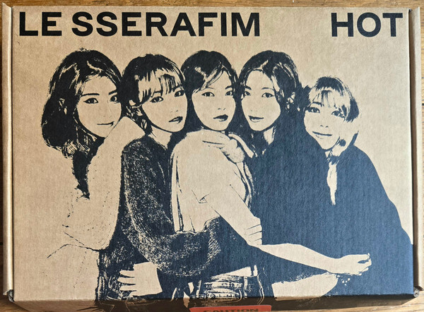 5th Mini Album 'HOT' (TIN CASE Version) Exclusivité Fnac Édition Limitée Coffret
