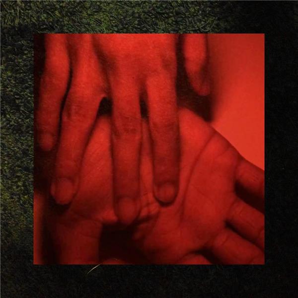 OUR HANDS AGAINST THE DUSK/VINYLE ROUGE FONCE