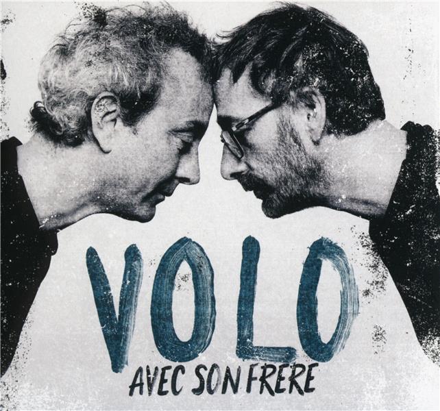 Avec son frère