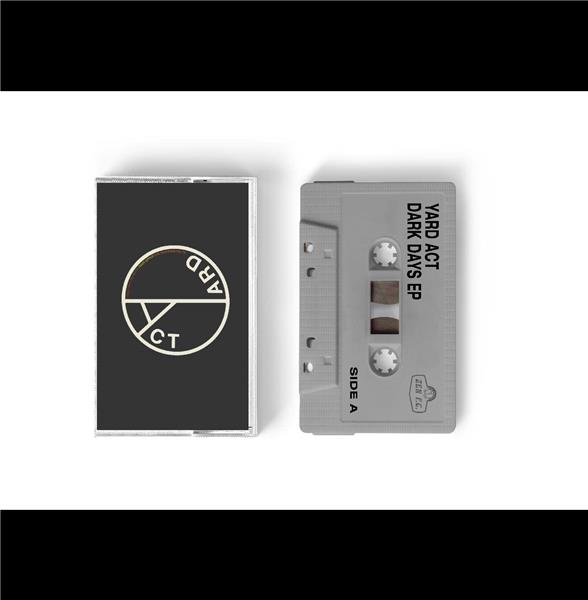 DARK DAYS/K7 COULEUR ARGENT