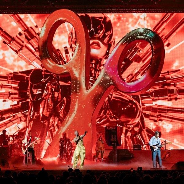 It’s 10pm… Do You Know Where Your Sisters Are? - Live From The O2, London