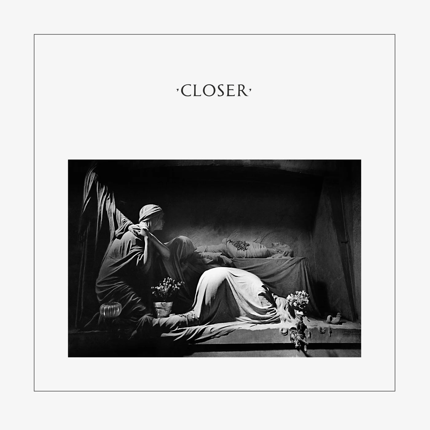 Cover album macabre : Closer de Joy Division (1980), tombeau de la famille Appiani au cimetière de Staglieno